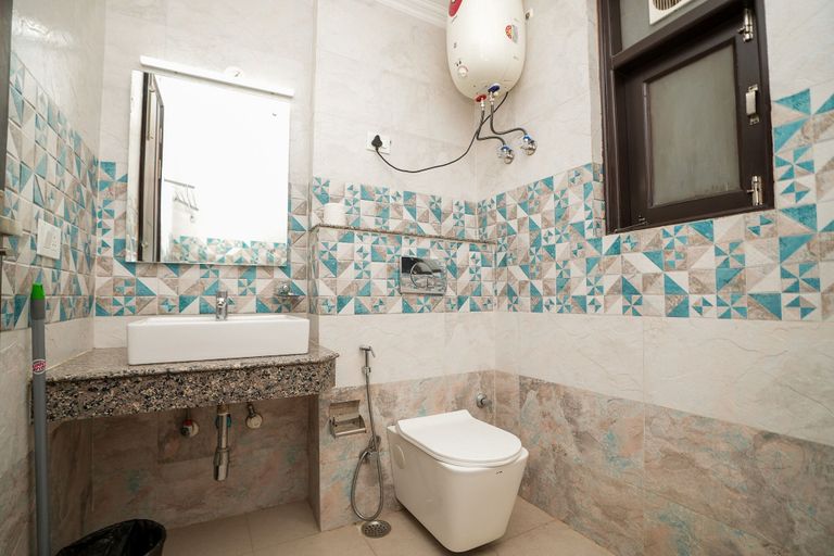 Bathroom 4, Daffodils Serviced Apartment, Gurgaon