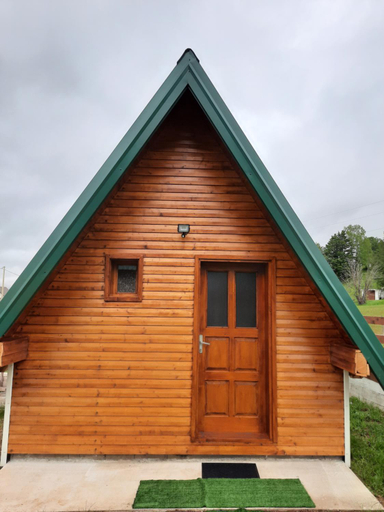Entrance 4, Cottage Danilo