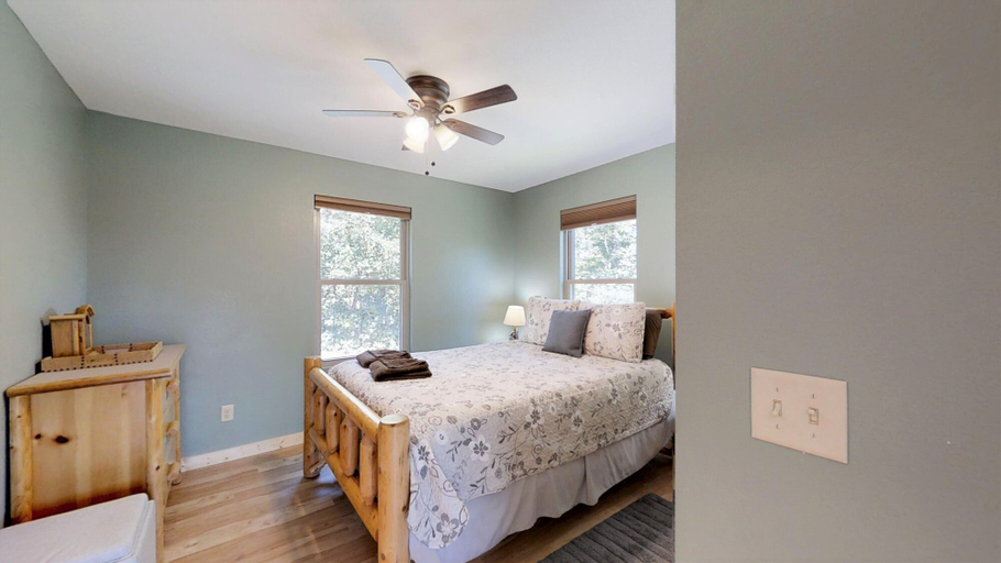 Bedroom 3, Hunter Jack's, Sevier