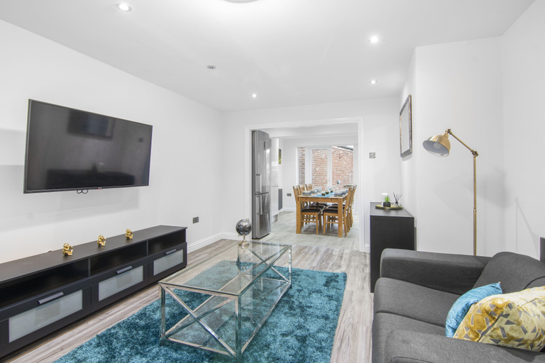 Living area, 3 Bed House - Sleeps 5 - Garden - Parking, Kent