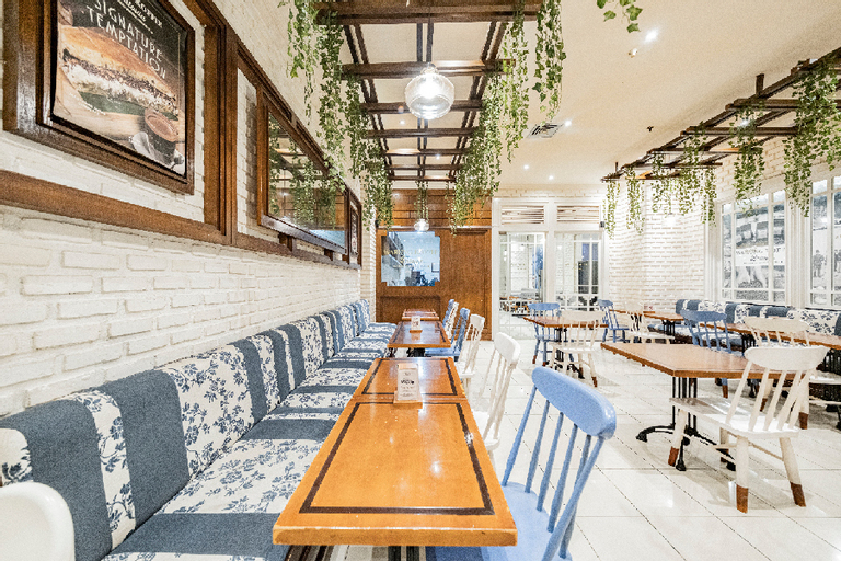 Food & Drinks 15