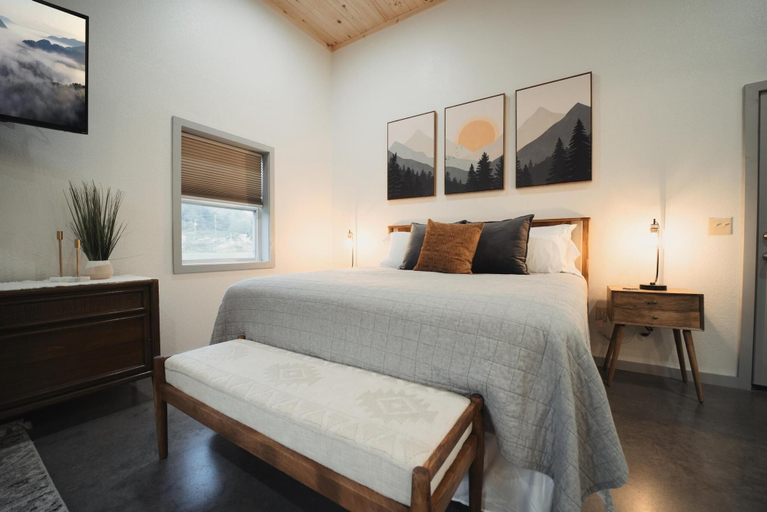 Bedroom 2, The Boho Barn, Sevier