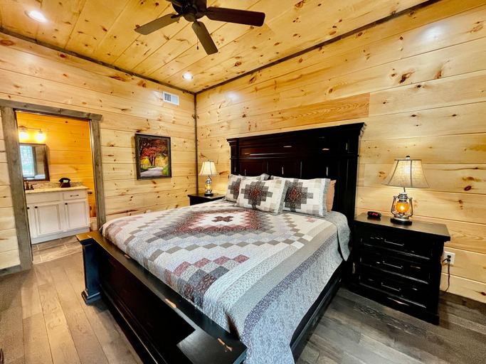 Bedroom 3, Bearly Behaving, Sevier