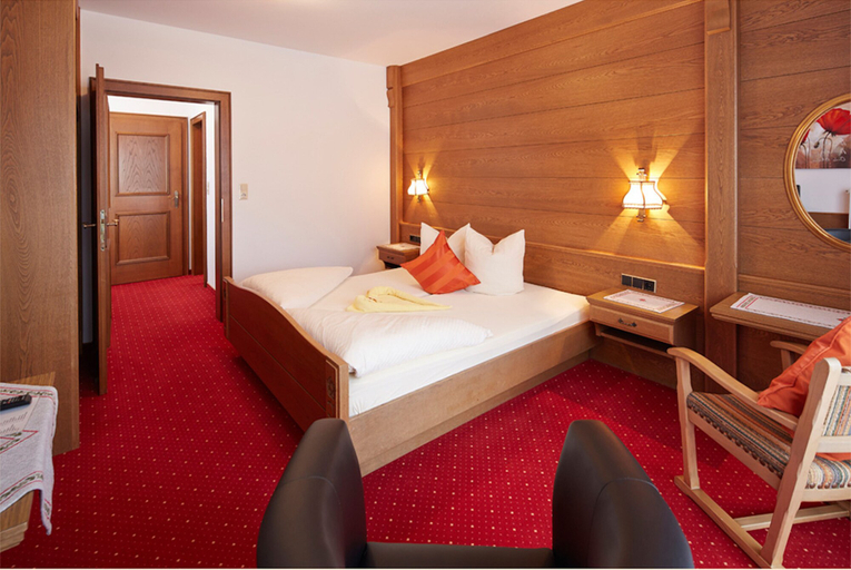 Bedroom 3, Alpenmotel Säuling, Reutte