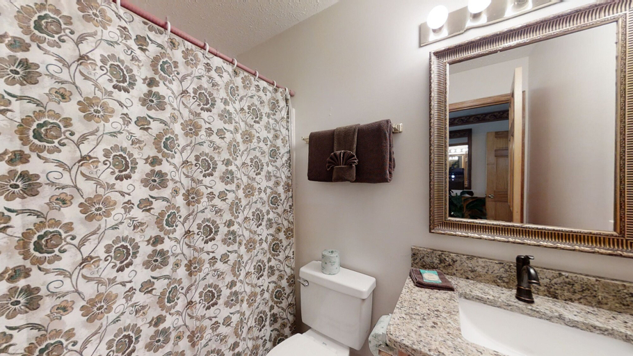 Bathroom 3, Little Mountain Hideaway, Sevier