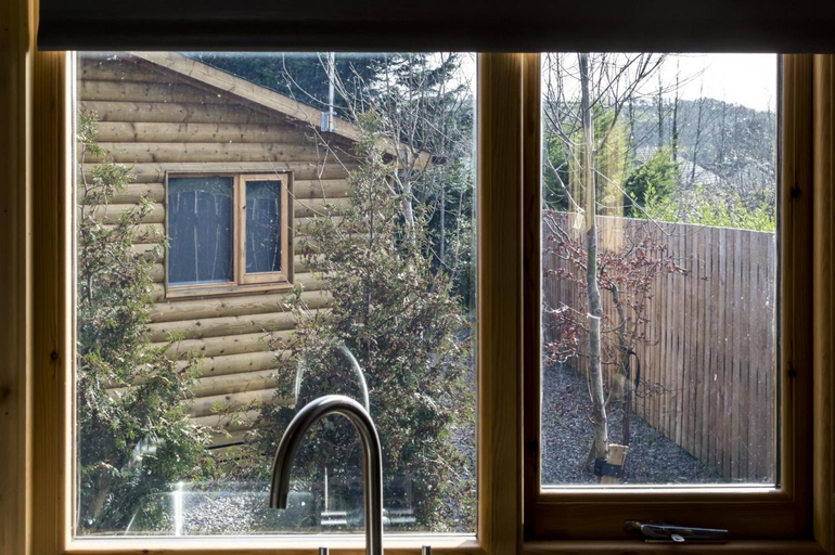 Others 4, Laurel Lodge - 2 Bedroom Log Cabin - St Florence, Pembrokeshire