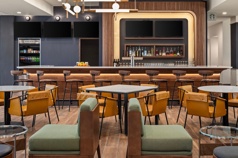 Food & Drinks 5, Courtyard by Marriott Bettendorf, Scott