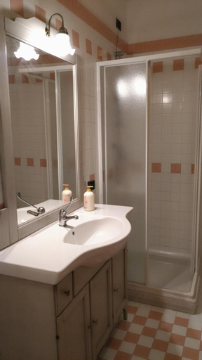 Bedroom 4, Darsena 7, Verona