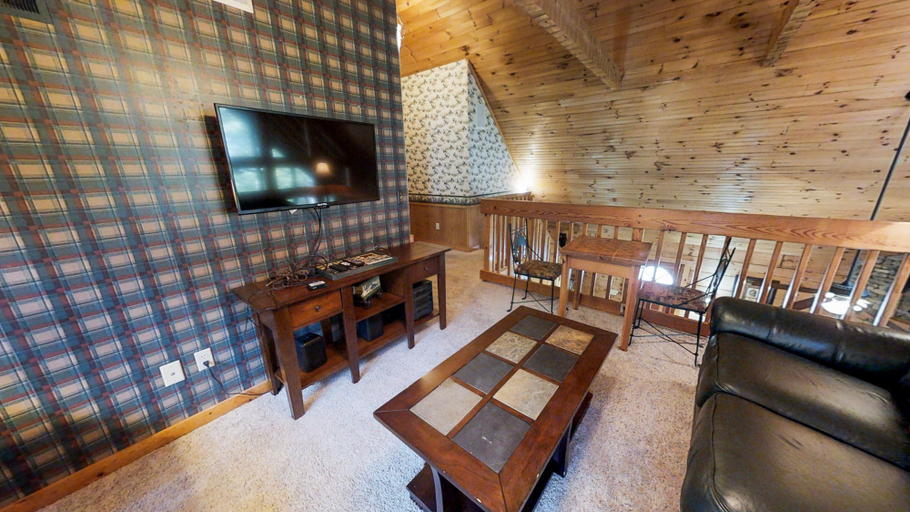 Others 5, Smoky Mountain Lodge, Sevier