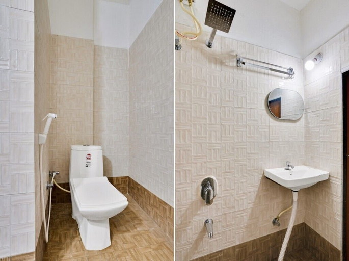 Bathroom 4, iROOMZ Hotel Hyderabad Towers, Hyderabad