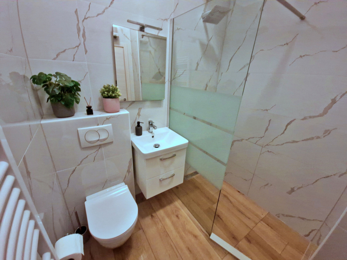 Bathroom 3, Lola's Place, Rijeka
