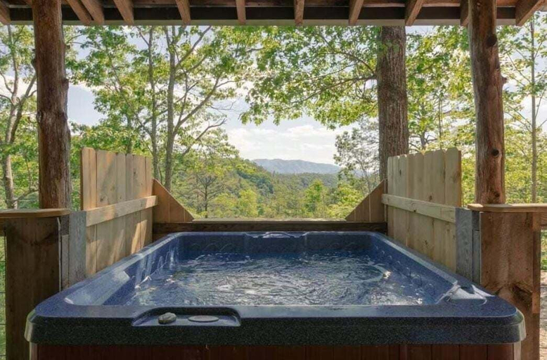 Sport & Beauty 5, Evie's Mountain Castle, Blount