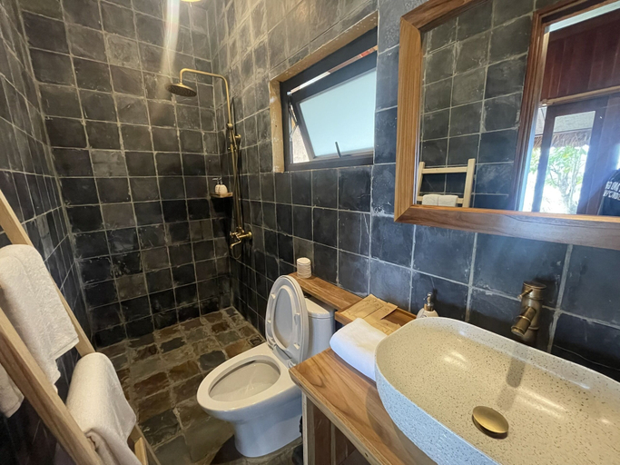 Bathroom 4, Mơ Village, Đà Bắc