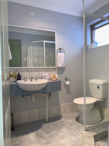 Bathroom 3, Toodyay Hotel, Toodyay