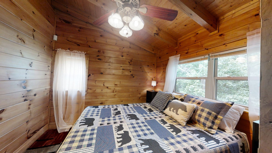 Bedroom 2, Yellow Cabin on the River, Cocke