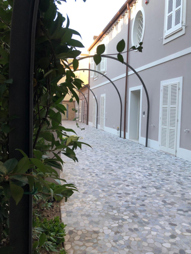 Others 5, Le Case Cavour, Ravenna
