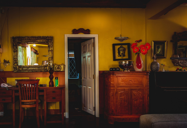 Food & Drinks, Ocean Beach Villa