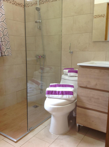 Shower, Mi Hogar Jarabacoa, Jarabacoa