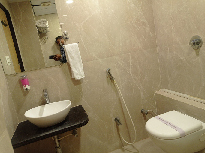 Bathroom 4, Sun Stone Hotel & Club - Jawai, Pali