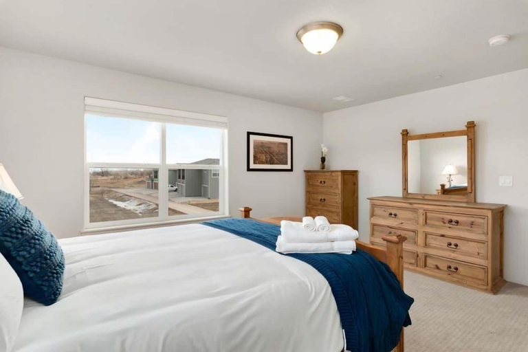 Bedroom 3, Modern Townhome Steps From the Brewery District!, Larimer