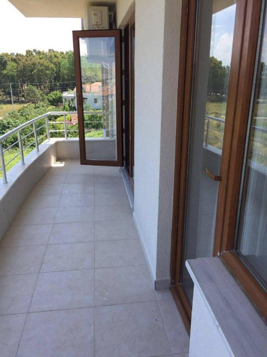 Others 2, Yasar Apart, Merkez