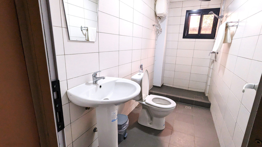 Bathroom, Alicia Hotel, Wouri
