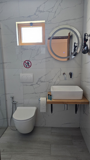 Bathroom 4, Vila Malo, Sarandës