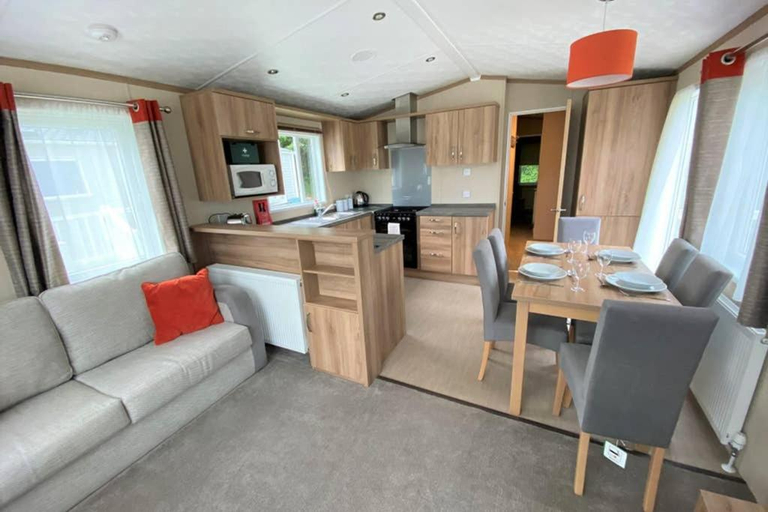 Others 2, Cotswold Lodge - Pet Friendly, Gloucestershire