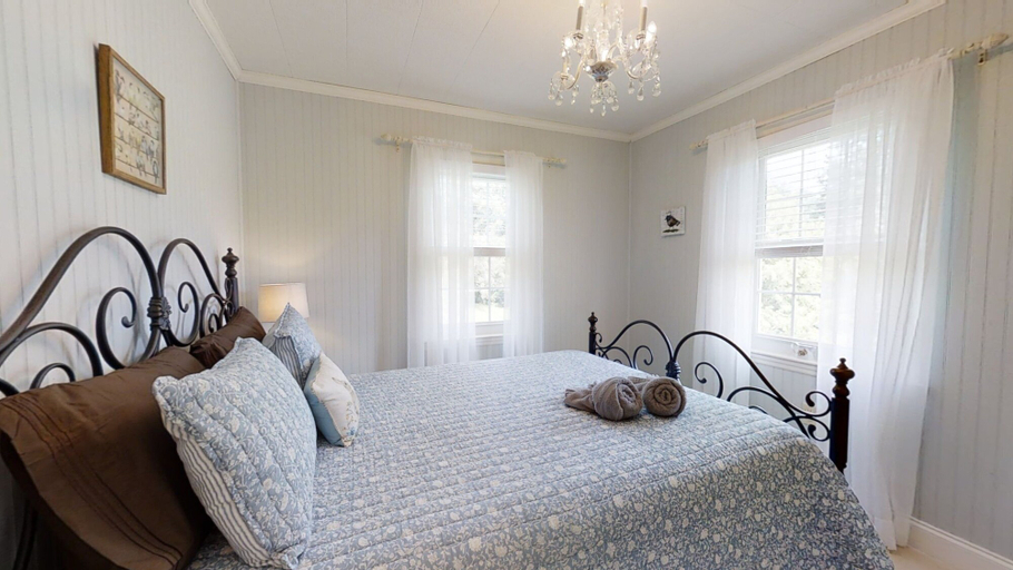 Bedroom 3, Peace of Paradise, Blount