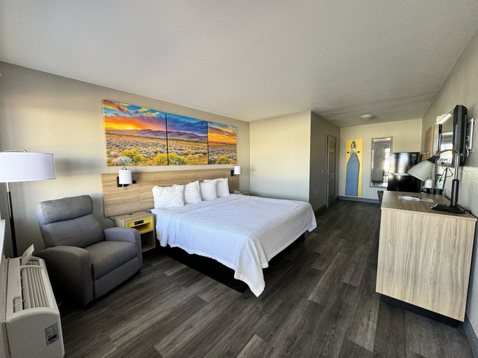 Bedroom 3, Days Inn by Wyndham Van Horn TX, Culberson