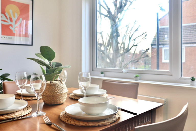 Others 4, Stunning 1 Bedroom Apartment in Central London, London