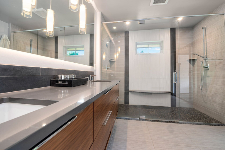 Bathroom 4, Relaxing in Paradise W Private Roof Top Deck!!, Larimer