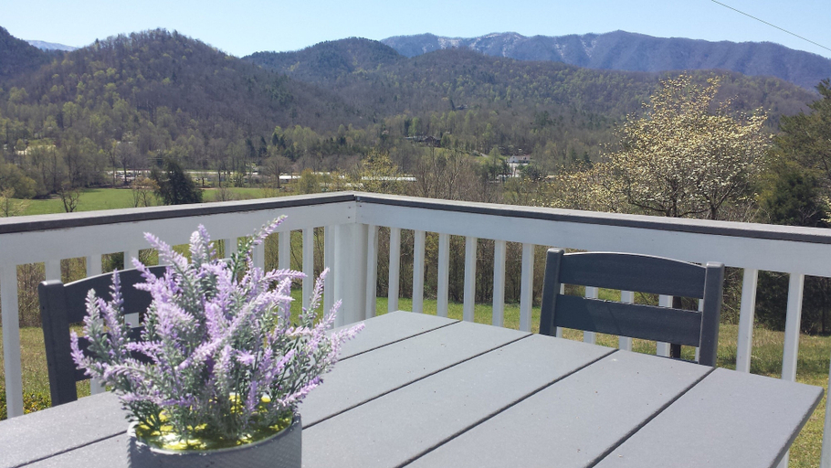 Exterior & Views 2, Peace of Paradise, Blount