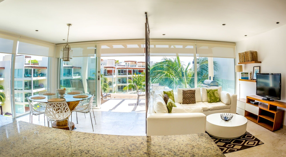 Living area 5, Elements Penthouse 5 3 Bedroom Condo by RedAwning, Cozumel