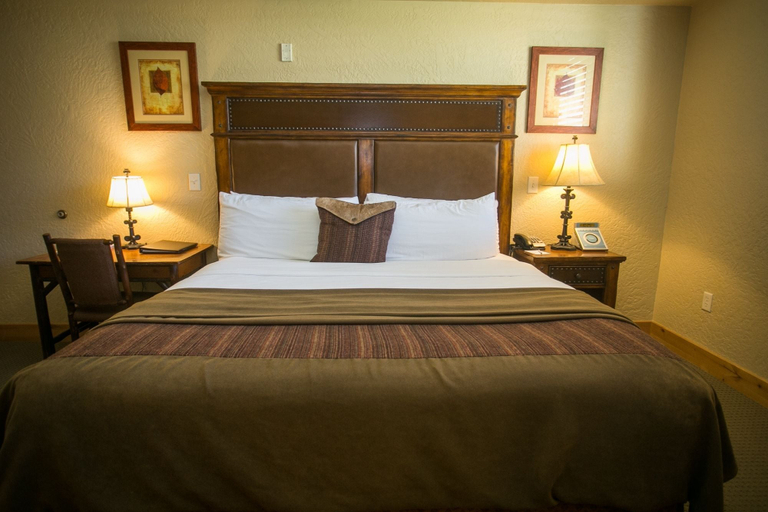 Room 3, Amazing Mountain Views and Full Kitchen by RedAwning - Save 20% on 7+ Nights!, Summit