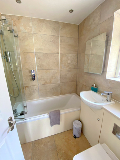 Bathroom 3, Orchard house bed and breakfast, Swindon