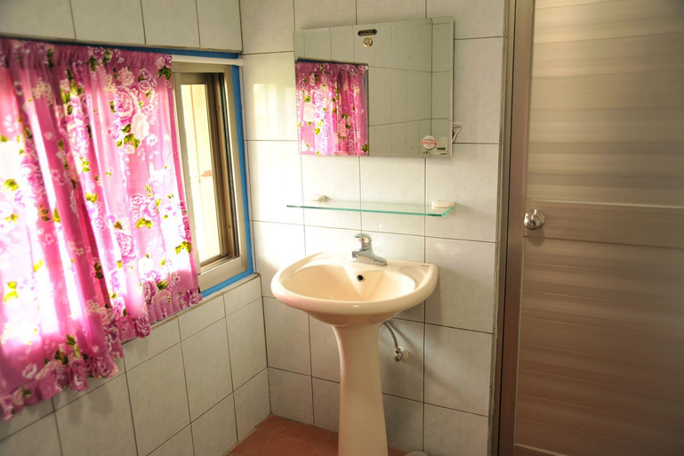 Bathroom 3, Fengnan Tianzhuang Homestay, Hualien
