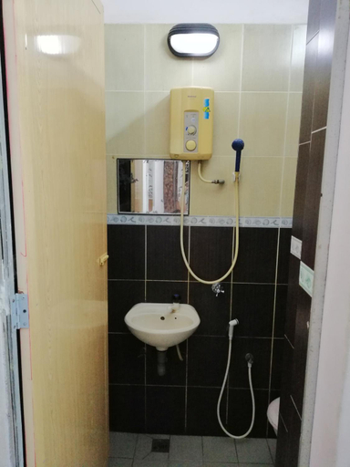 Bathroom 4, New Budget Inn Hotel, Kemaman