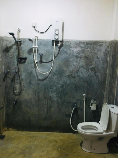 Bathroom 1, Relax Beach House, Tangalle
