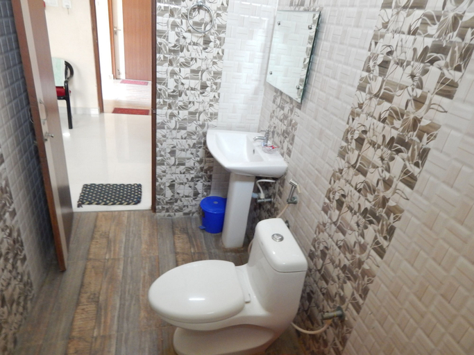 Bathroom 4, Hotel Landmark, Purba Medinipur