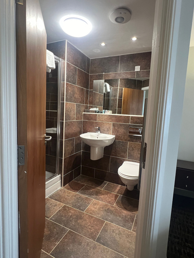 Bathroom 5, Riverside Hotel, Warwickshire