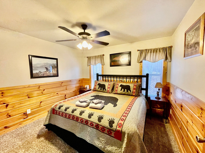 Bedroom 3, Picture Perfect, Sevier
