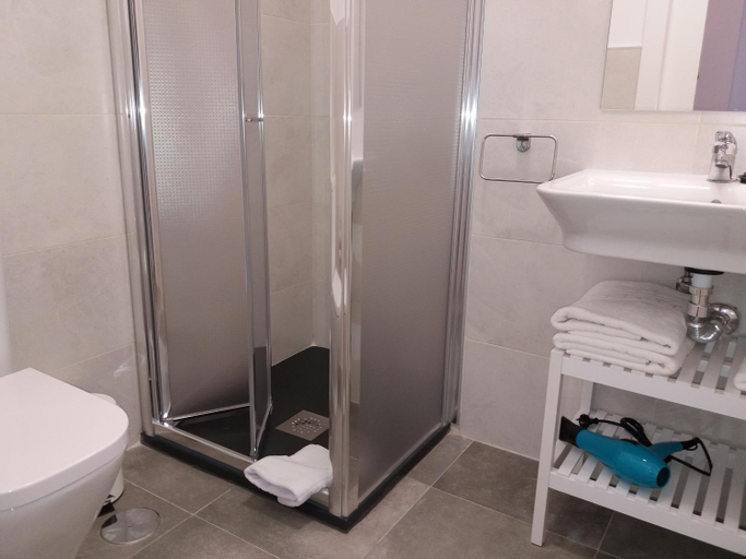 Bathroom 2, Posada de la Costurera de Aranjuez, Madrid