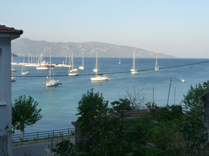 Room 3, Agia Efimia seaside 2b/r apartment, Ionian Islands
