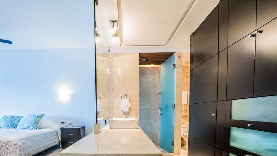 Bathroom 2, Las Brisas 402 1 Bedroom Condo by RedAwning, Cozumel