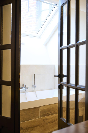 Bathroom 4, Les Tanneurs de Namur, Namur