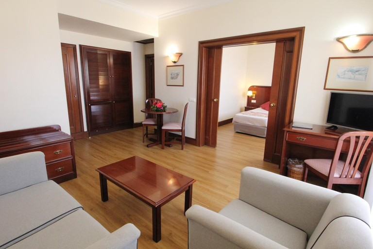 Bathroom 5, Suite Hotel Jardins Da Ajuda, Funchal