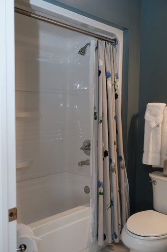 Bathroom 18