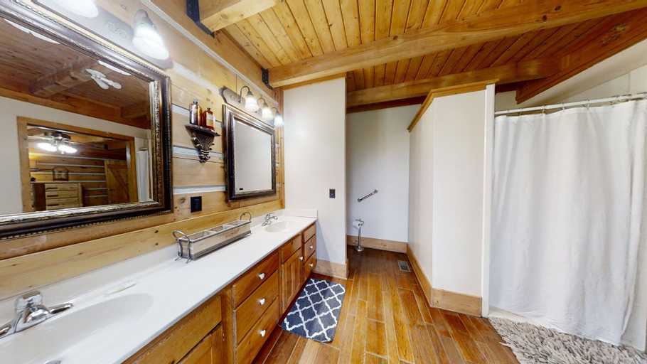 Bathroom 3, Family Adventure Lodge, Sevier