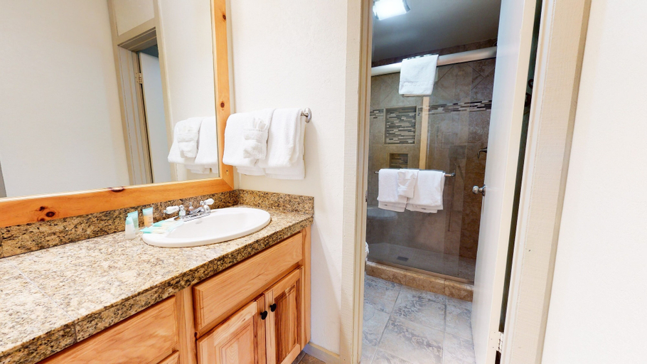 Bathroom 4, Summit #110 3 Bedroom Condo, Mono